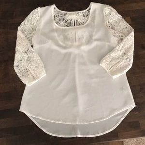 Beautiful white chiffon and lace top - size Small